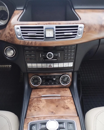 Mercedes-Benz CLS cena 72900 przebieg: 309000, rok produkcji 2011 z Radom małe 742